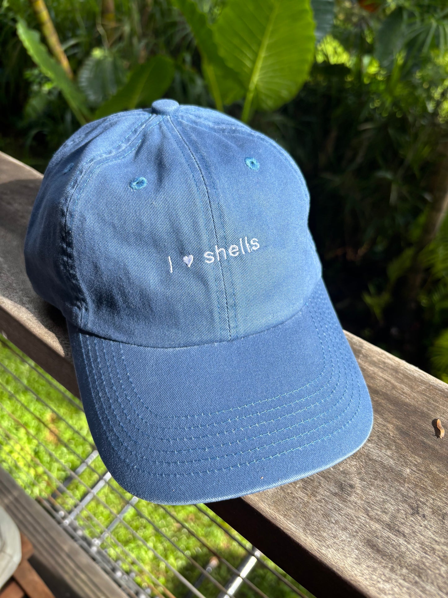 ‘I ♥︎ shells’ hat