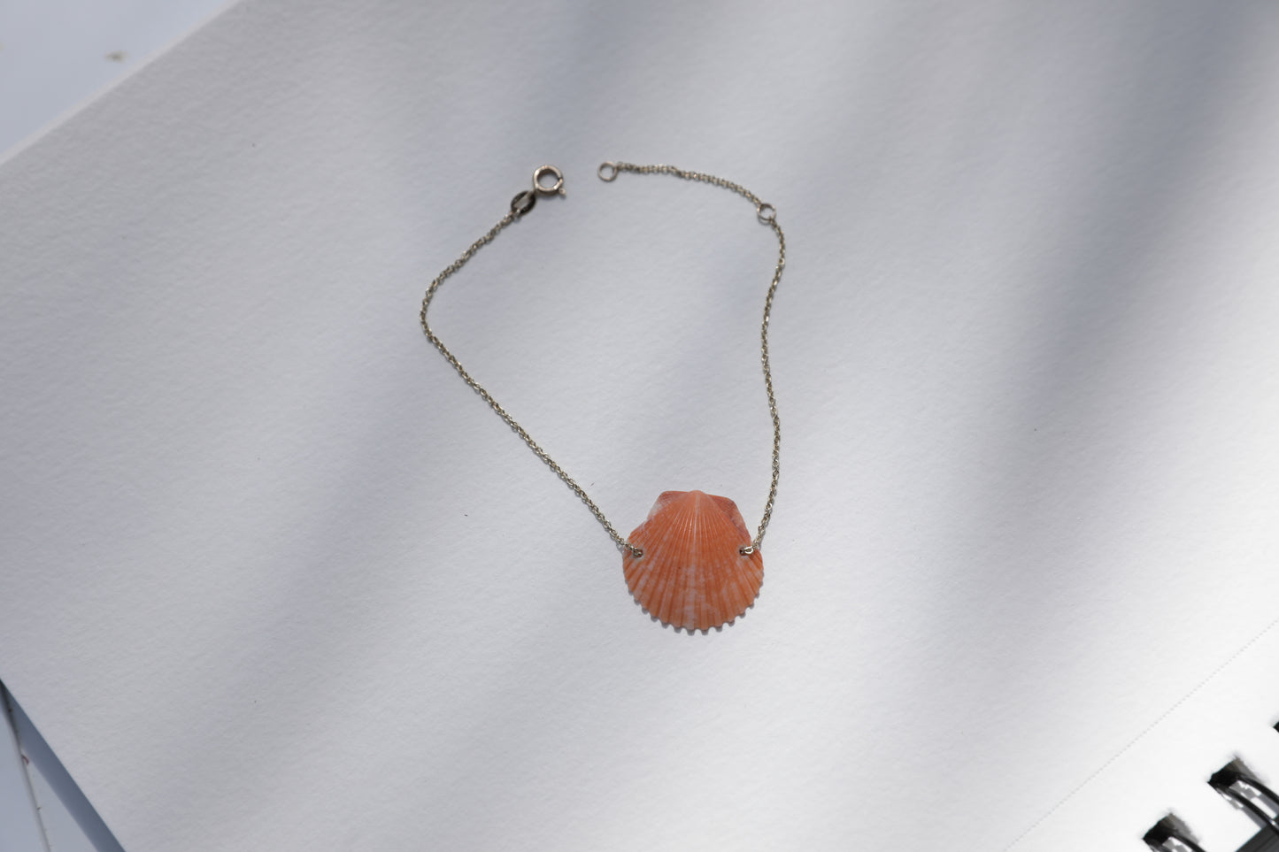 14k solid gold chain bracelet w/ orange scallop