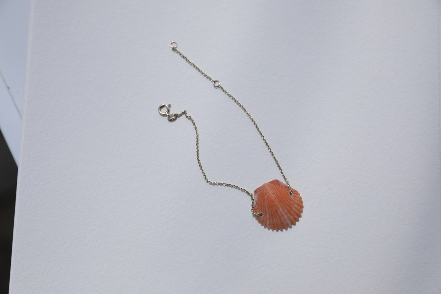 14k solid gold chain bracelet w/ orange scallop