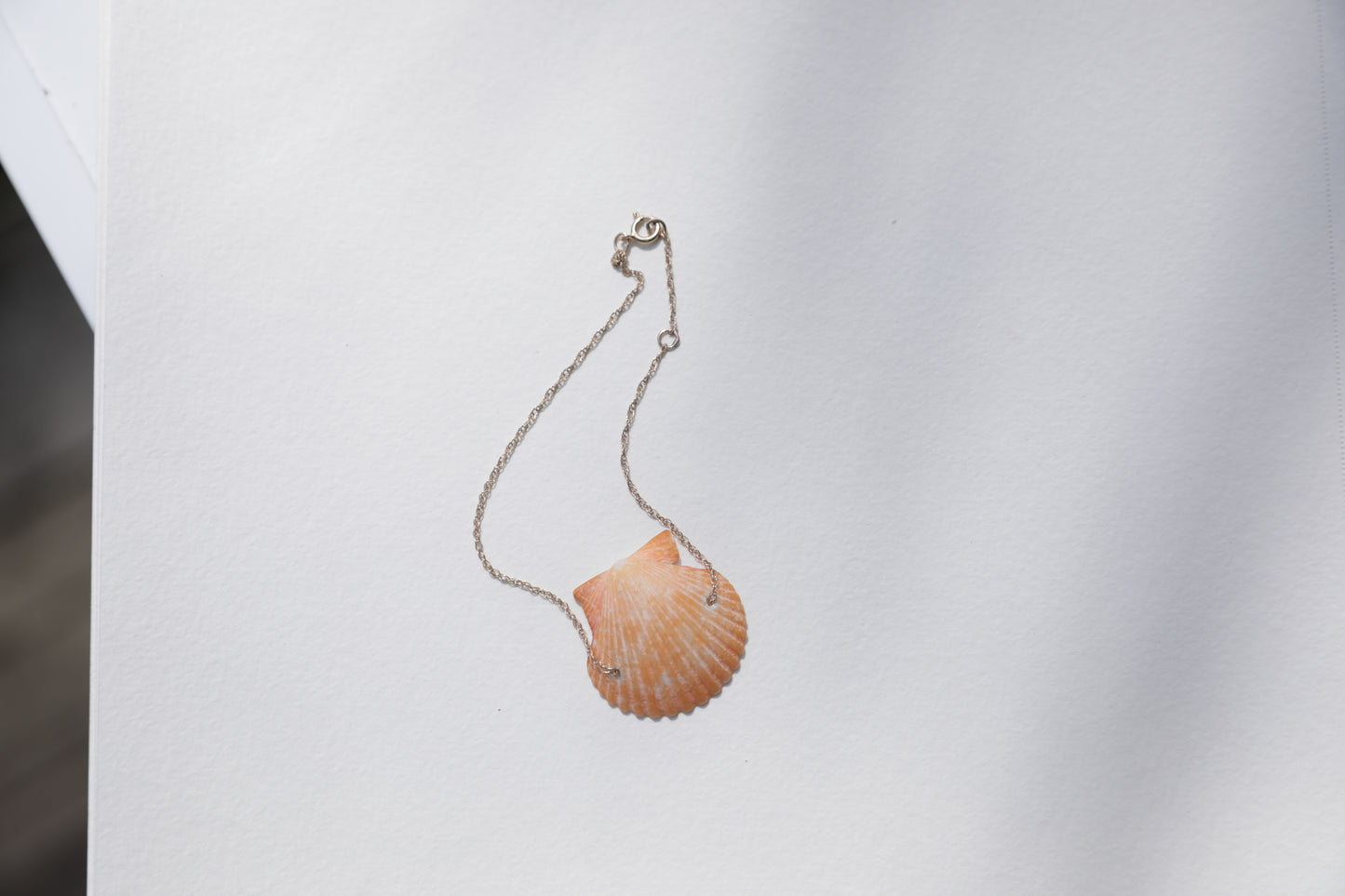 14k solid gold chain bracelet w/ orange scallop